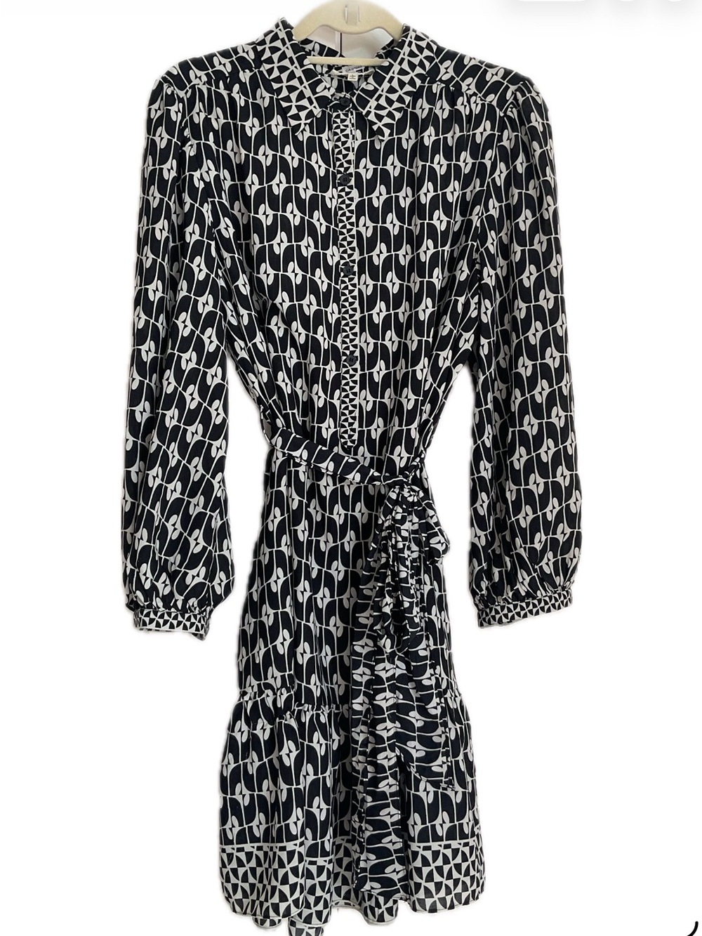 ***Max Studio *** Collared Black & White Geometric Tie-Waist  Long Sleeve Dress